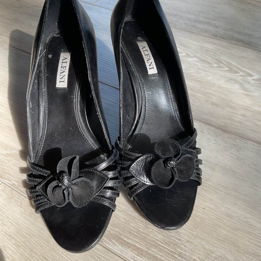 Alfani Black Heeled Shoes with Elegant Design